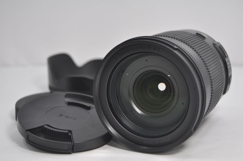 Near mint sigma - mint, 18-300mm